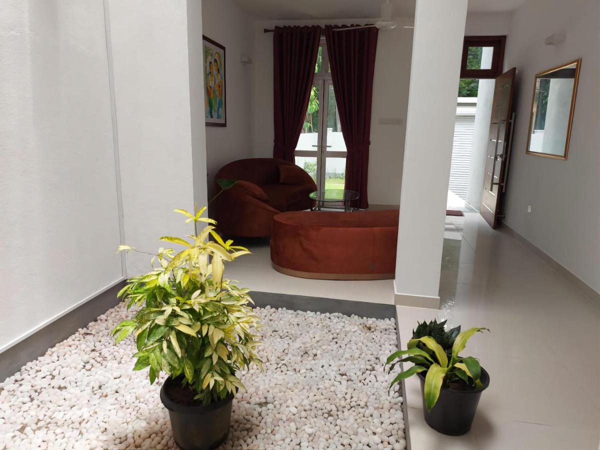 Oesis - Stylish Villa Steps From Historic Galle Fort Esterno foto