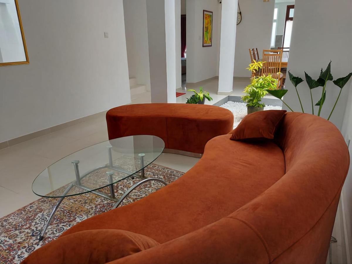 Oesis - Stylish Villa Steps From Historic Galle Fort Esterno foto
