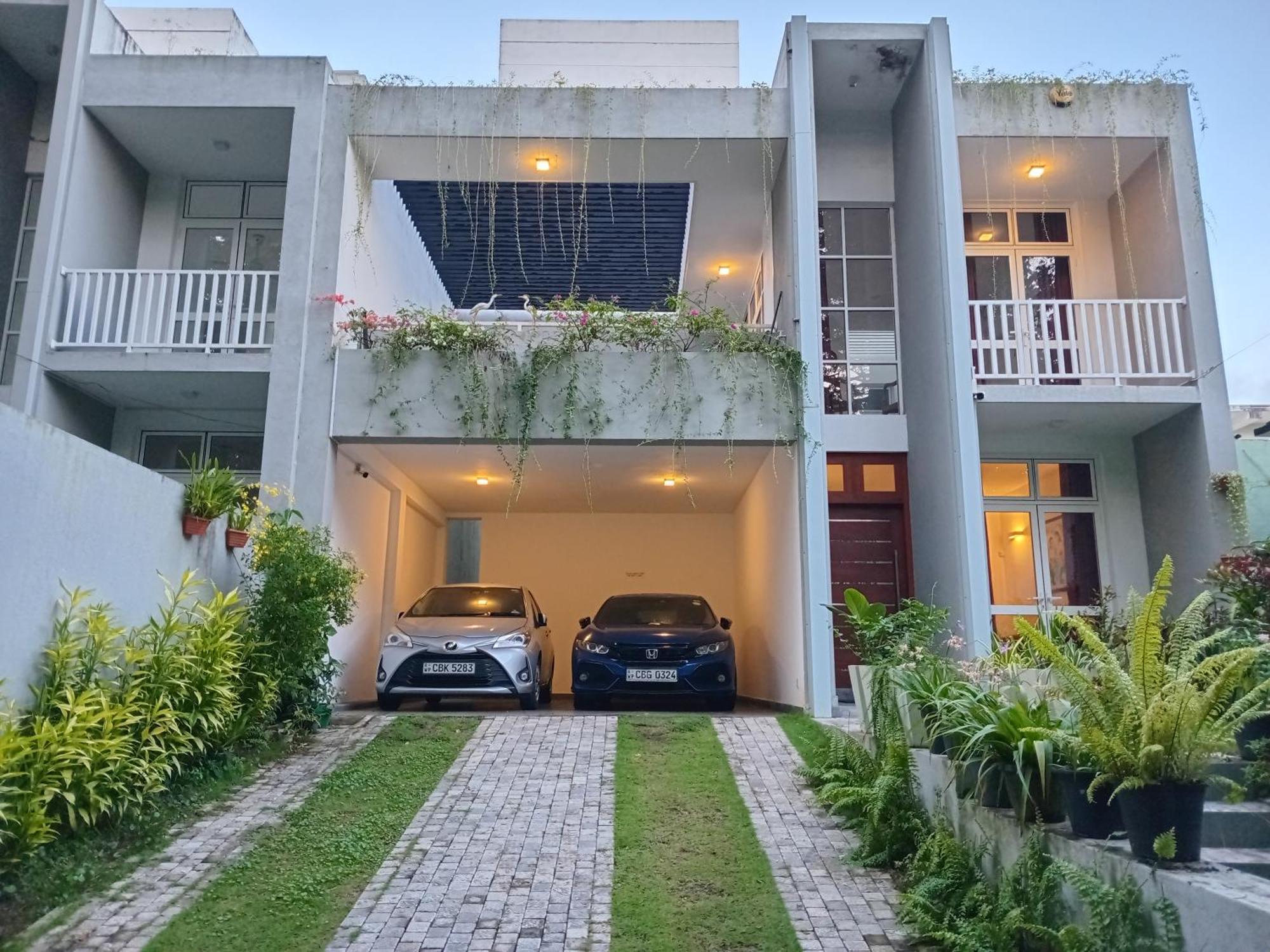 Oesis - Stylish Villa Steps From Historic Galle Fort Esterno foto