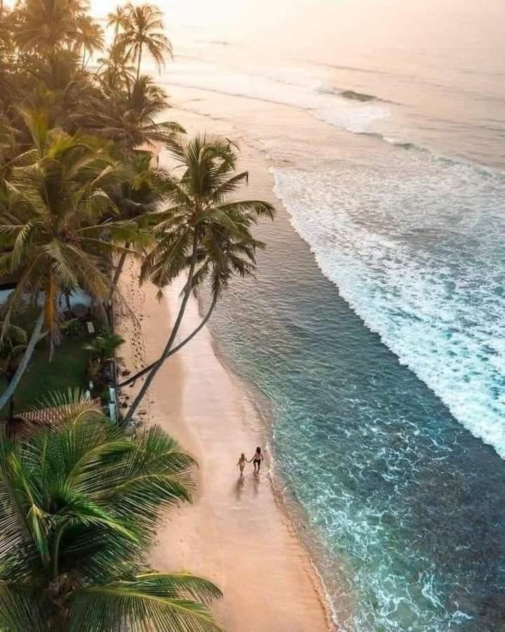 Oesis - Stylish Villa Steps From Historic Galle Fort Esterno foto