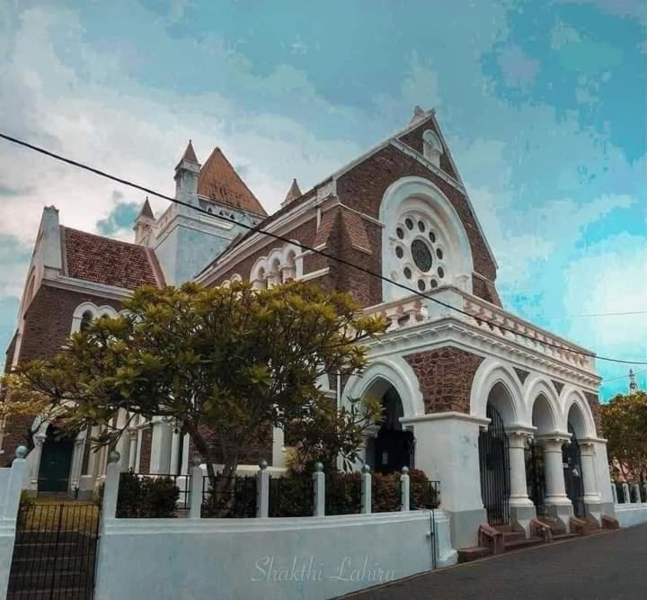 Oesis - Stylish Villa Steps From Historic Galle Fort Esterno foto