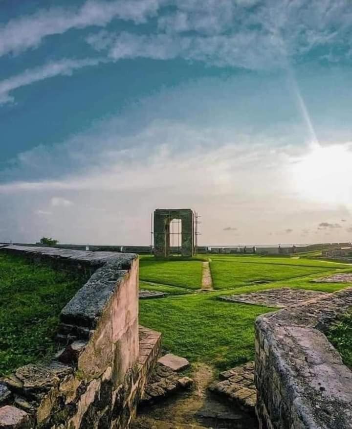 Oesis - Stylish Villa Steps From Historic Galle Fort Esterno foto